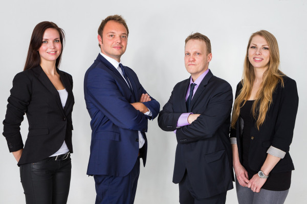 Sozietät Gelsenkirchen - Das Kanzleiteam Gruppenfoto Anwälte und Mitarbeiterinnen